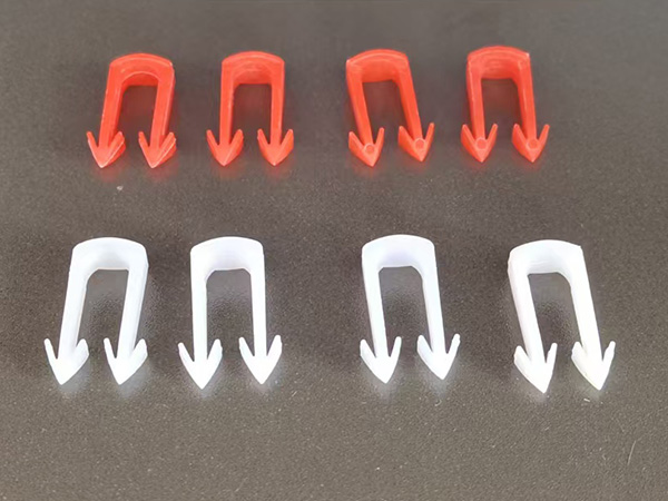 Product Overview The Electric Underfloor Heating Loose Clip is a professional fixing accessory specially designed for the installation of electric underfloor heating systems. It is used to secure electric heating cables, heating wires, and